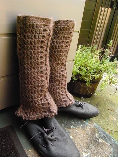 crochet_leg_warmer_brown